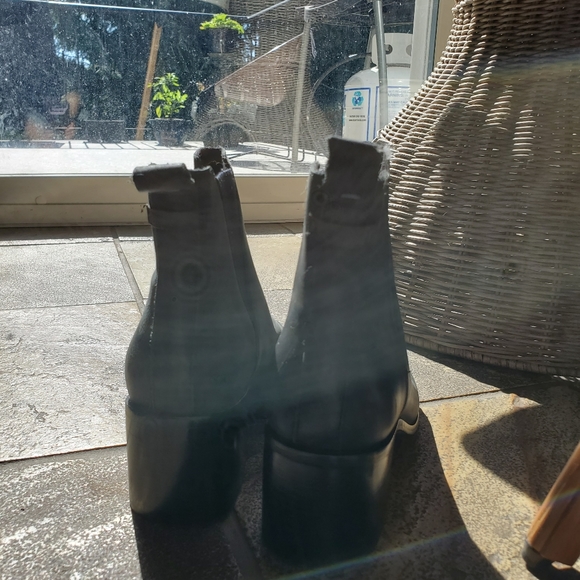 Tom's ankle boots size 8.5 - Picture 3 of 4